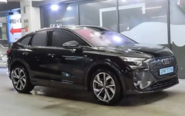 인천중고차개인직거래 Q4 e-트론 40 스포트백 프리미엄 매물 사진 15 - 2024/07 19,501km